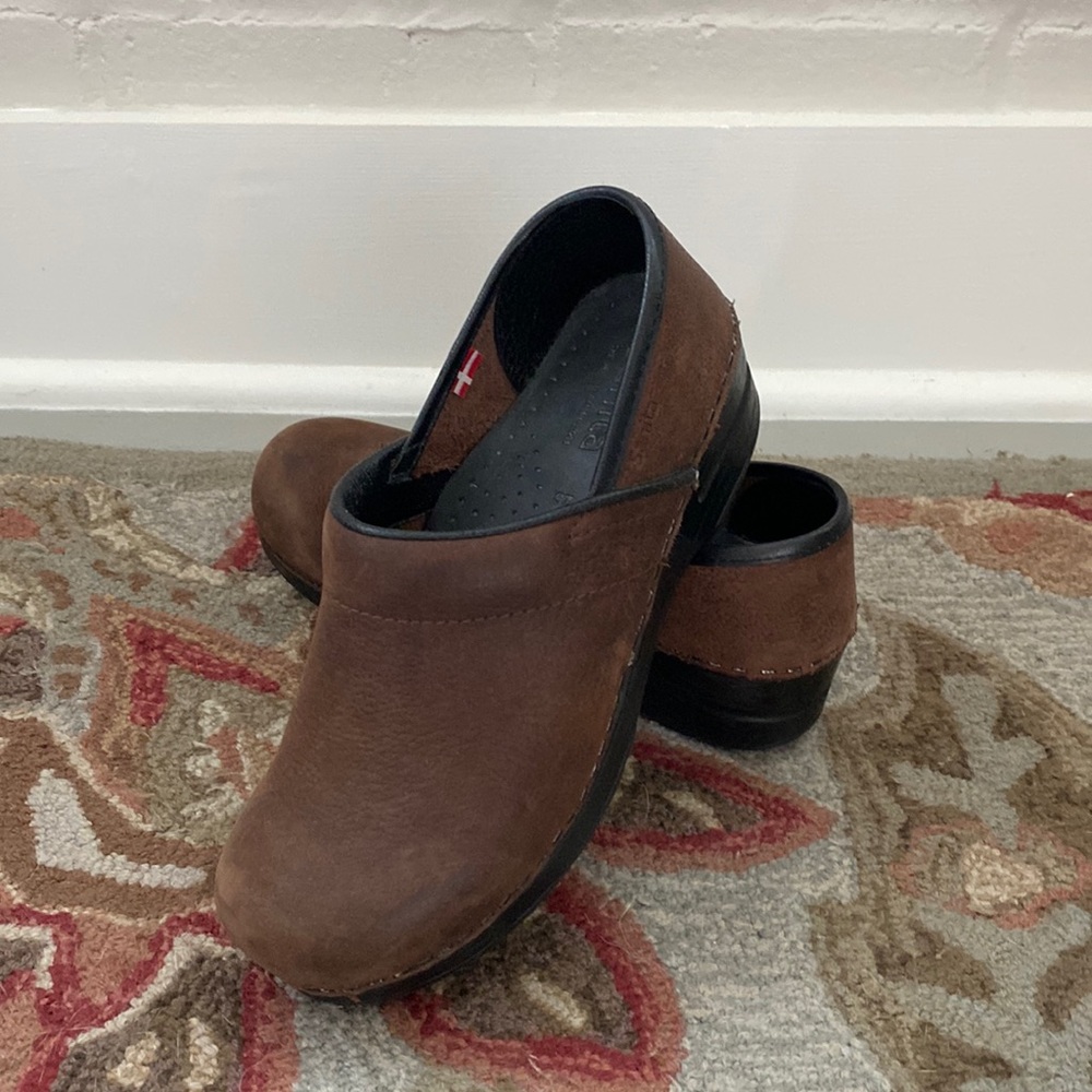Sanita Women’s Professional Textured Oil Clogs; Antique Brown; size 37
